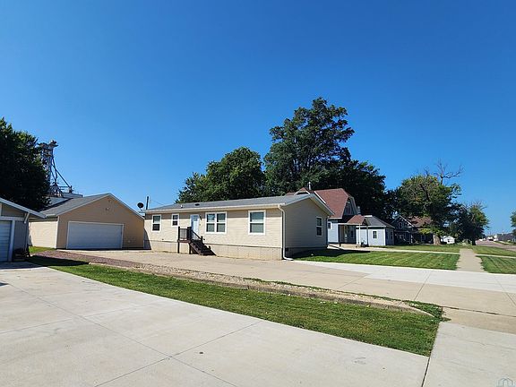 2nd image of 1312 1st St