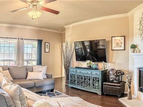 4th image of 204 Hedgewood Dr