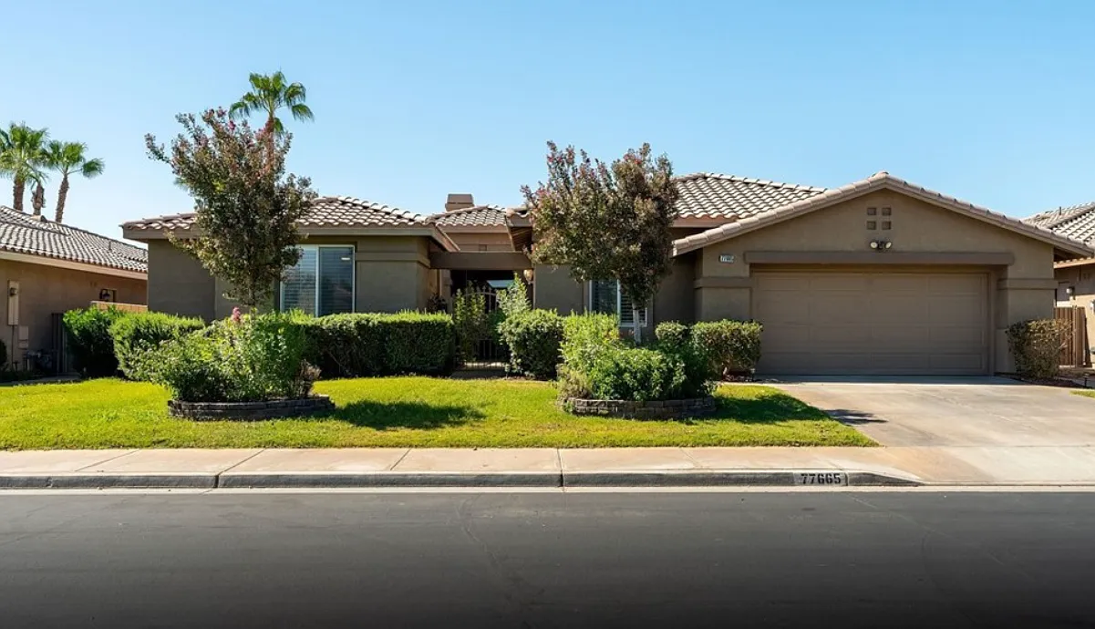 5 bed, 2900 sqft, $4,200 — Photo 1