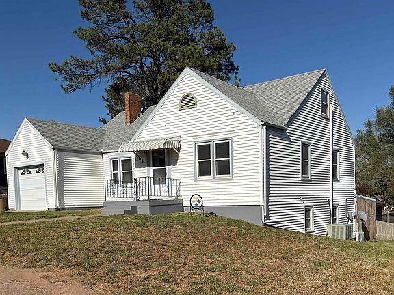 2nd image of 906 N Cedar St