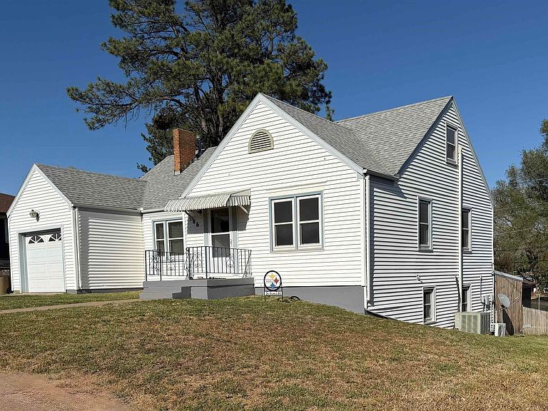 Listing photo 2