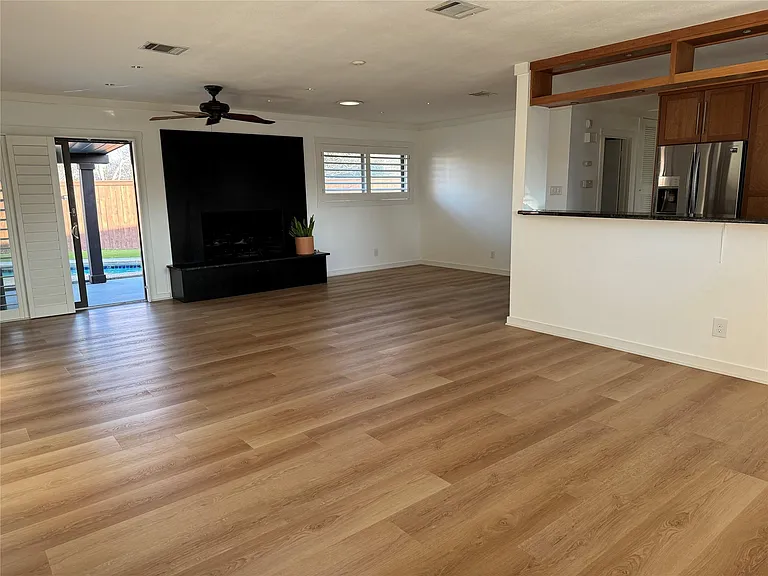 6601 Columbia Dr — Photo 5