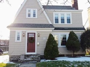 16 Bay State Rd, Worcester, MA 01606