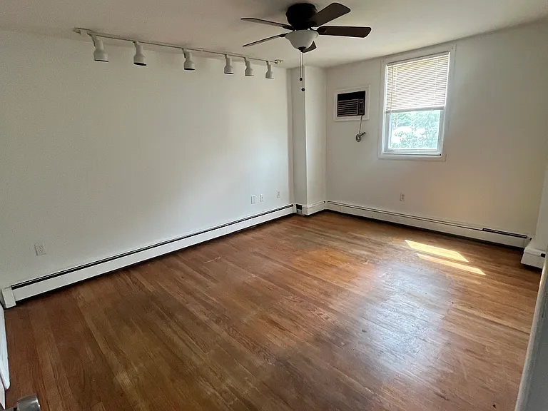 58 W Broadway Ave — Photo 5