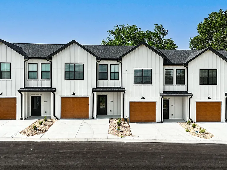 2191 W Parkview Ave — Photo 29
