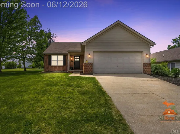 1501 Vanderbilt Dr, Flint, MI 48503