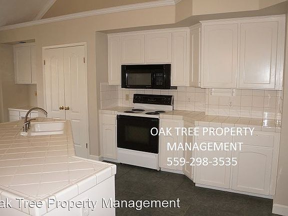 5th image of 2138 E Pryor Dr
