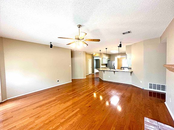 5th image of 13225 Amasia Dr