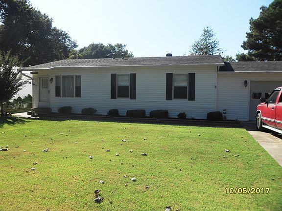 2nd image of 2401 Linwood St