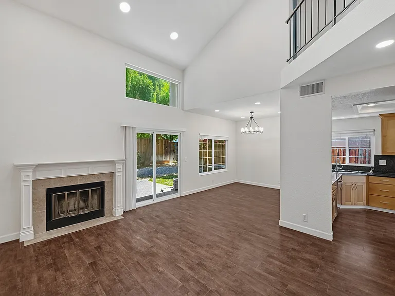 1286 Crestpoint Dr — Photo 15