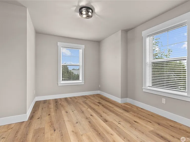 2201 Dejong Dr — Photo 11