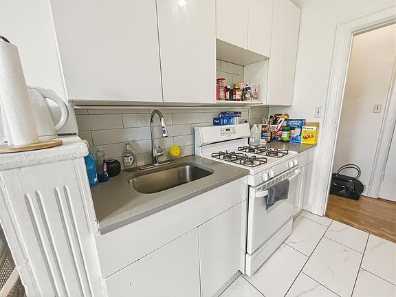 4th image of 7427 Boulevard East APT 32