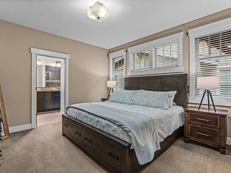 2333 NW Lolo Dr — Photo 12