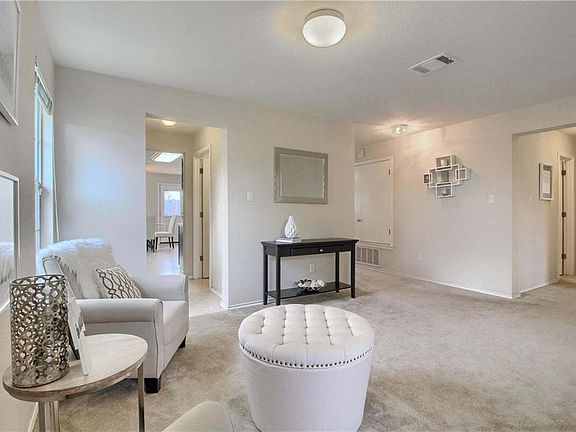 2nd image of 352 Indian Paintbrush Dr