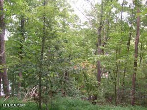 9304 Hondo Dr, Crossville, TN 38572