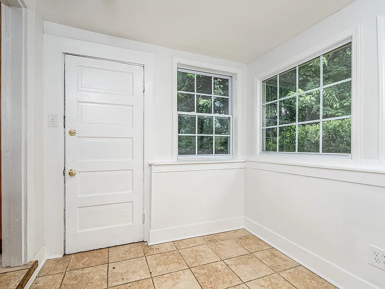 1309 Maxey Ln — Photo 16