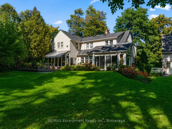 74 Howard Ave, Oakville, ON L6J 3Y5