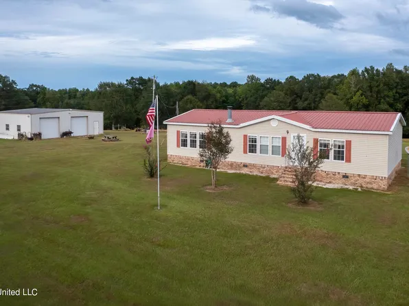 33 Tobacco Rd, Poplarville, MS 39470