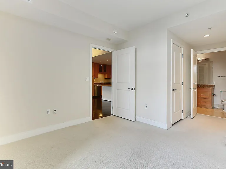 8220 Crestwood Heights Dr #302 — Photo 25