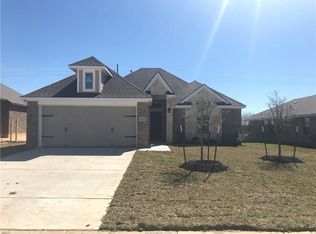 7409 Masters Dr, Navasota, TX 77868