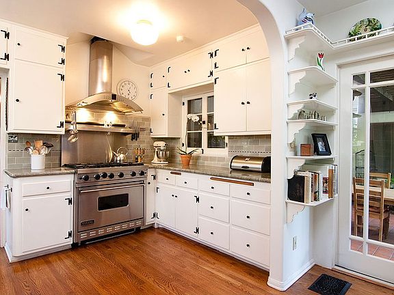 Gourmet Kitchen