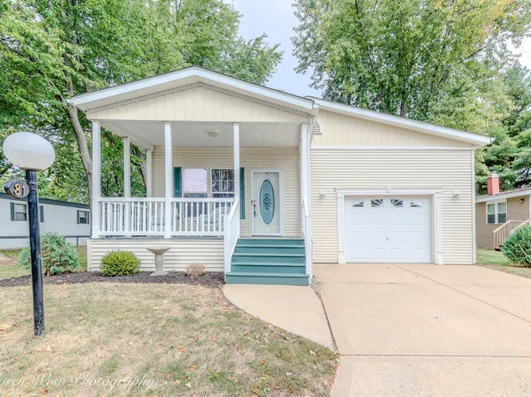 81 Birch Dr, Sandwich, IL 60548