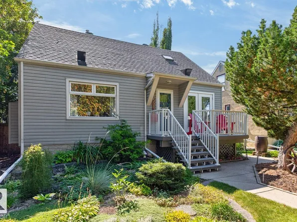 8523 84th Ave NW, Edmonton, AB T6C 1C8