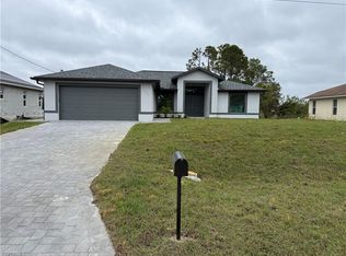 4208 34th St SW, Lehigh Acres, FL 33976