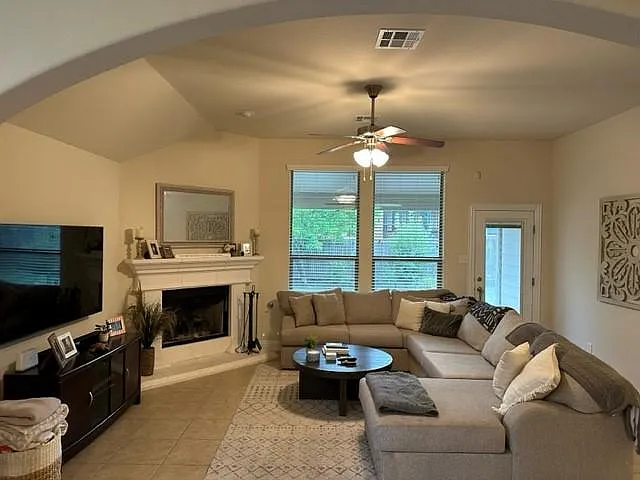 2809 Sixpence Ln — Photo 3