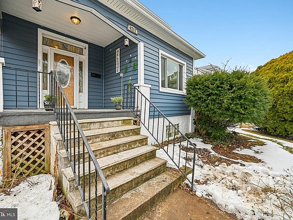 5th image of 4211 Parkmont Ave