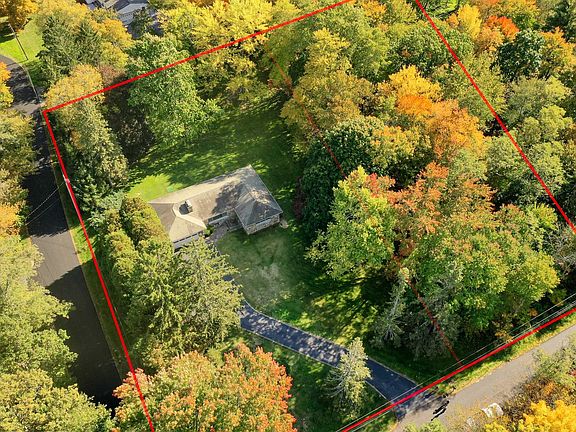 3rd image of 22 Hausner Dr