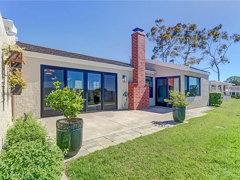 22831 Mariano Dr — Photo 21