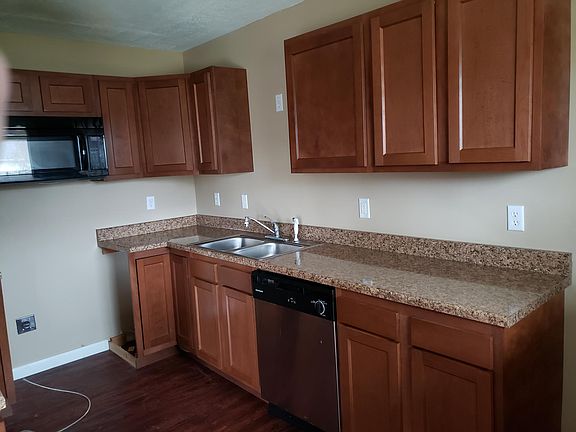3rd image of 404 E Page Ave