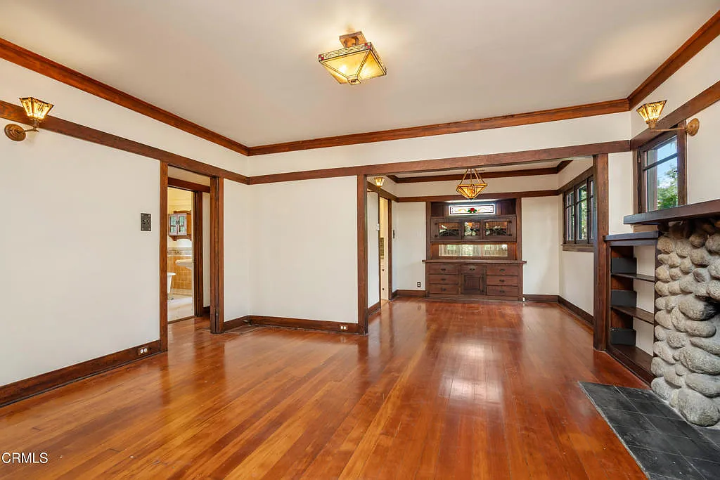 1 bed, 1.0 bath, 850 sqft, $4,000 — Photo 2