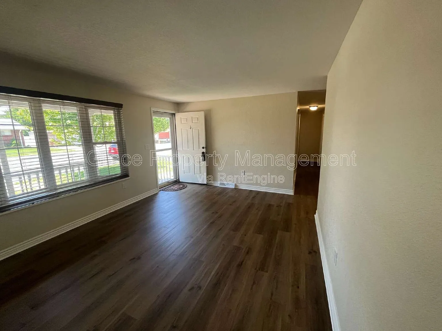 4 bed, 1.0 bath, 2184 sqft, $2,495 — Photo 4