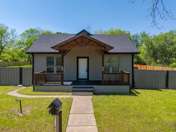 805 N Dallas St, Kaufman, TX 75142