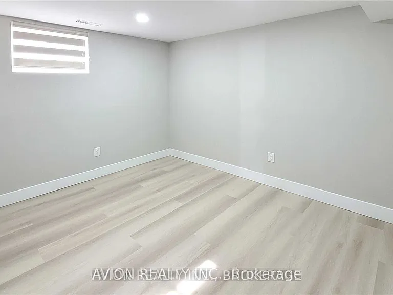 3205 Anderson Cres #BSMT — Photo 7