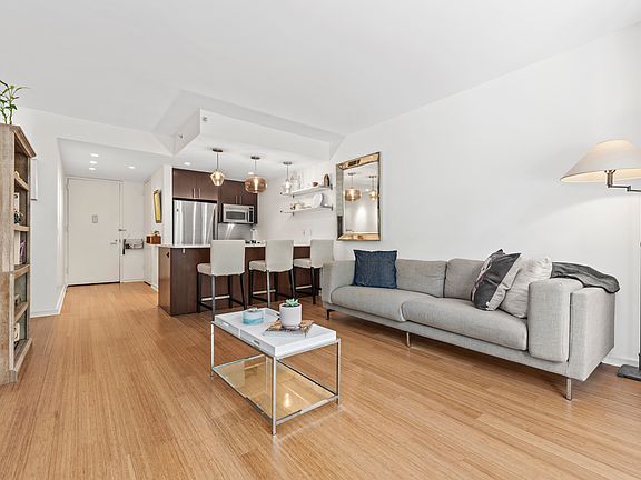 4th image of 350 W 53rd St APT 2D