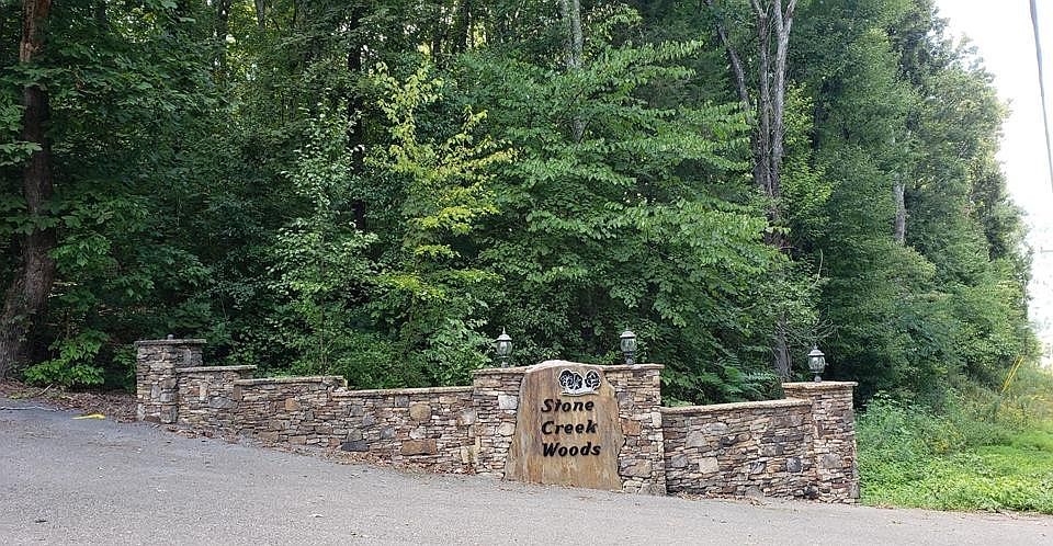 1st image of 11 Shady Oaks Cv