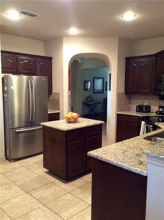 4 bed, 2664 sqft, $2,799 — Photo 4