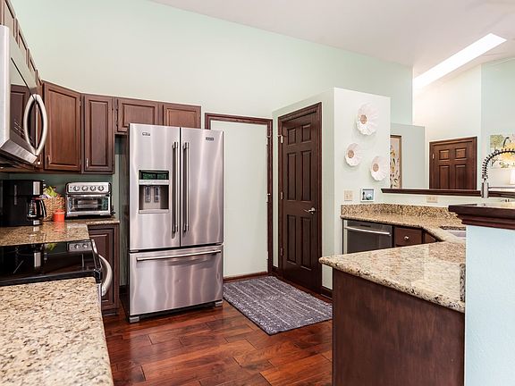 5th image of 4009 Castlemoor Dr