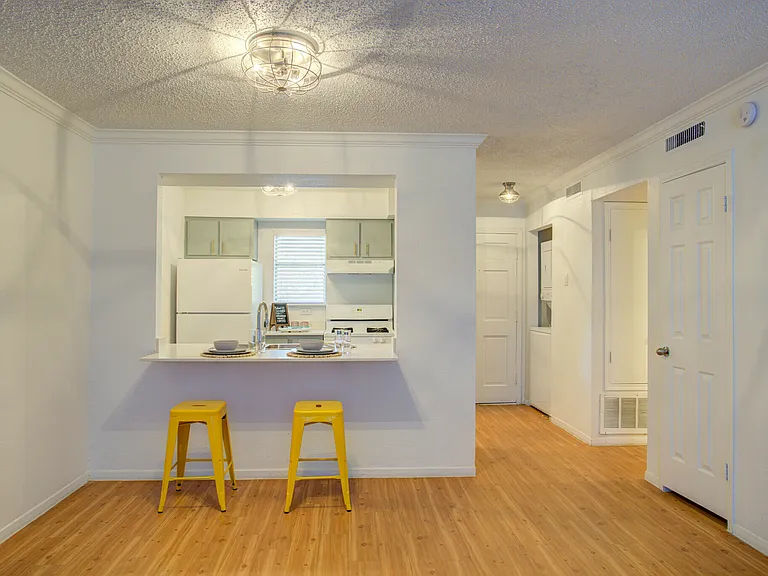 Galleria Flats Apartments — Photo 8
