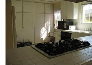 4th image of 2060 W 171st St