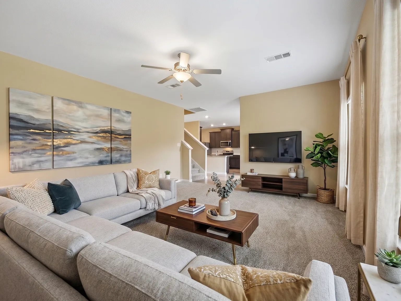 4 bed, 2297 sqft, $2,100 — Photo 2