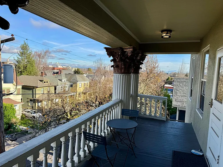 2356 NW Irving St — Photo 3