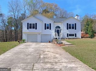 8579 Foxridge Dr, Winston, GA 30187