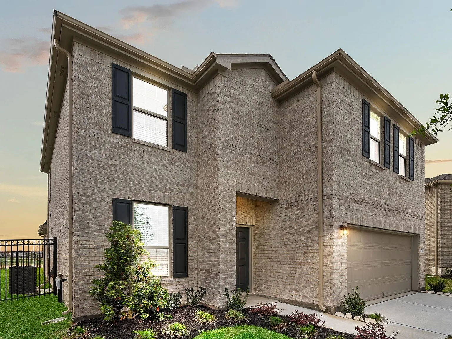 4 bed, 2.5 bath, 2428 sqft, $2,950 — Photo 1