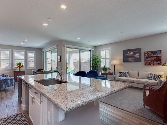 3rd image of 7025 De La Vina Dr