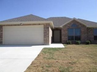 5007 Lakepark Dr, Sanger, TX 76266