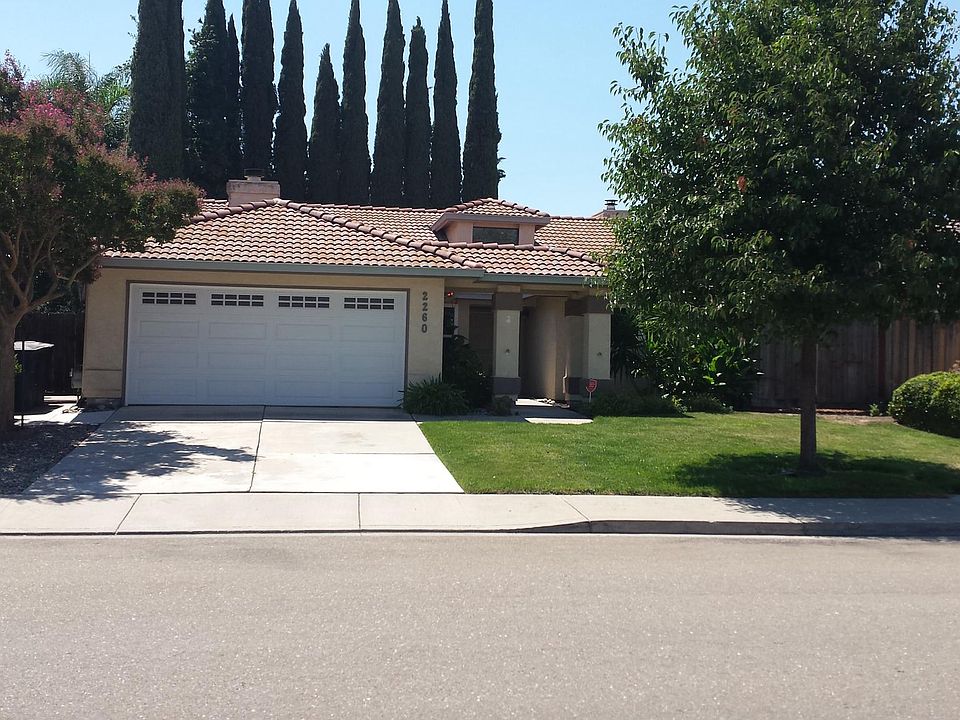 1st image of 2260 Hillcrest Dr